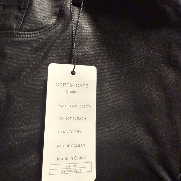 BLACK PLEATHER PANTS - Picture 3 of 6